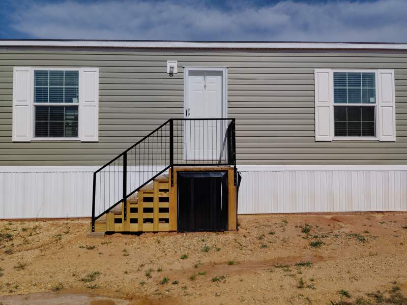 Listing-2409-Photo-12541c60-c840-45be-b00e-ca9e0dbddd9d.jpg Brand-new 3 bedroom 2 bath home in Hattiesburg, MS