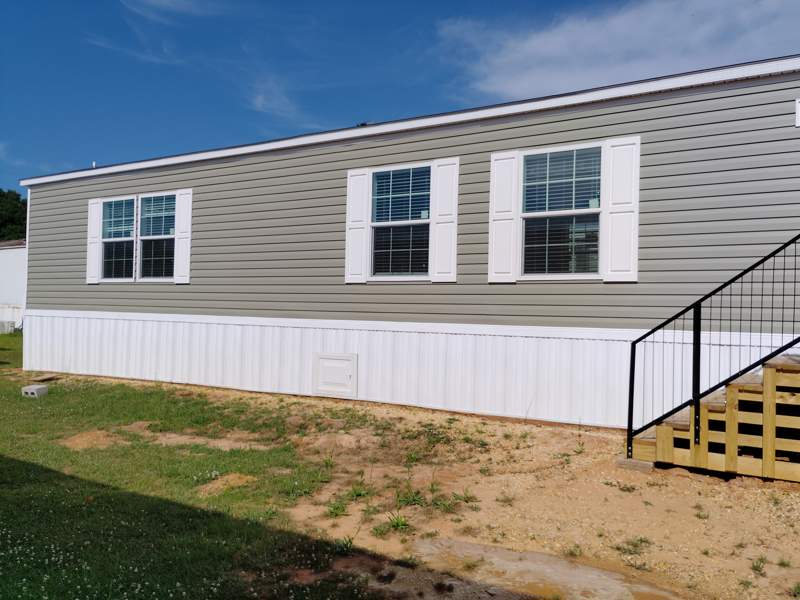 Listing-2409-Photo-bc327cbd-1cee-4619-8e72-73ffd63037f3.jpg Brand-new 3 bedroom 2 bath home in Hattiesburg, MS