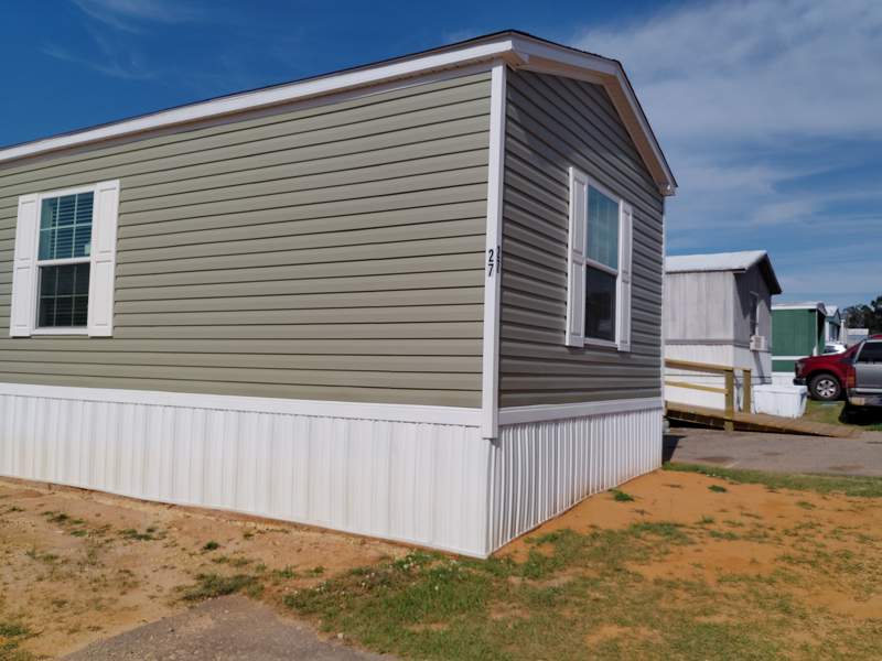 Listing-2409-Photo-d185087d-c02f-41bd-b5c2-f8c8a720cd4d.jpg Brand-new 3 bedroom 2 bath home in Hattiesburg, MS