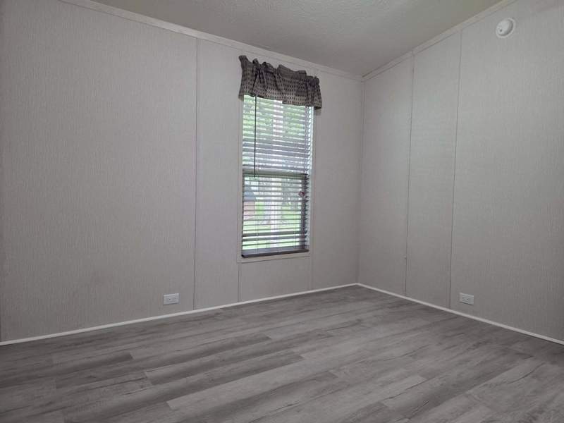 Listing-2425-Photo-1731ad78-d34e-47d1-926c-f7180bf5ec95.jpg BRAND-NEW Home Available Now – 3/BR 2/BA