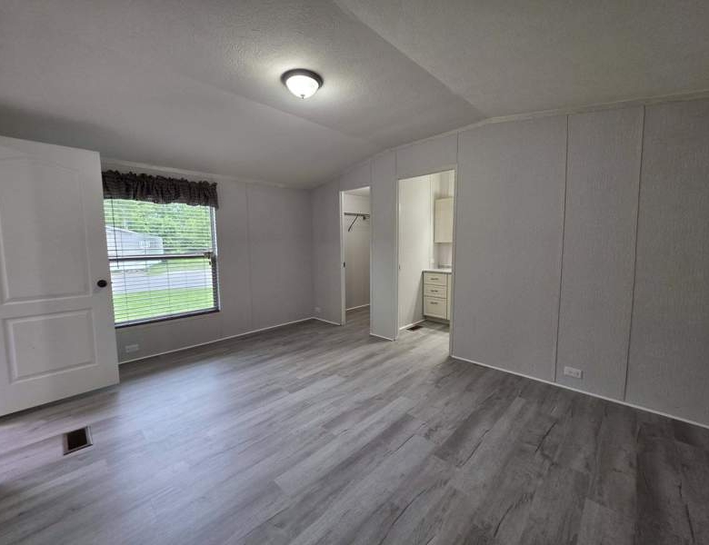 BRAND-NEW Home Available Now – 3/BR 2/BA
