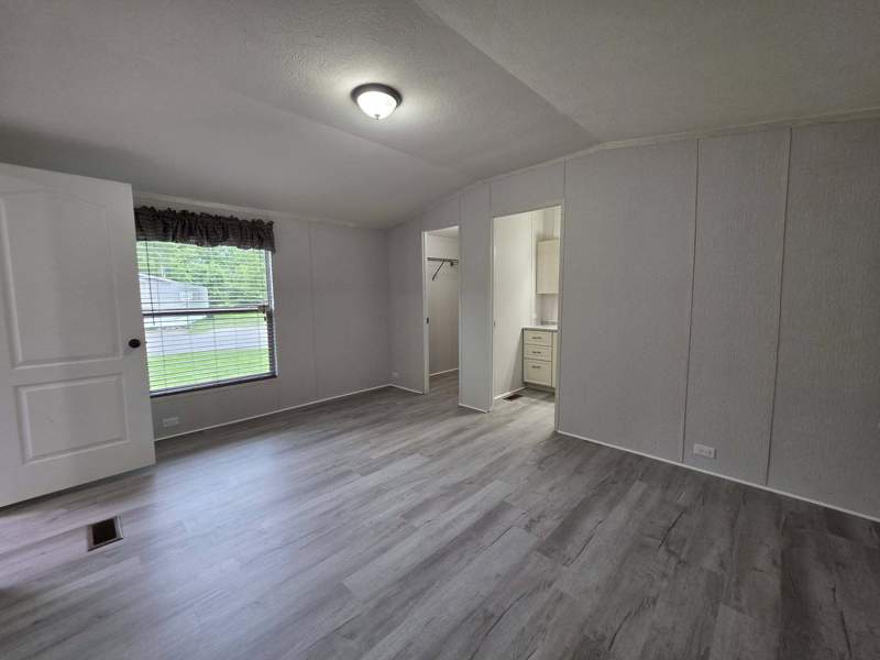 Listing-2425-Photo-295306b4-fa41-4169-bf80-acbbabbbc568.jpg BRAND-NEW Home Available Now – 3/BR 2/BA