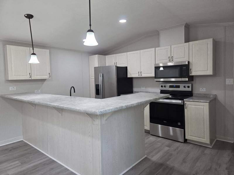 Listing-2425-Photo-41d72ffe-394e-47ec-b118-8605a78df785.jpg BRAND-NEW Home Available Now – 3/BR 2/BA