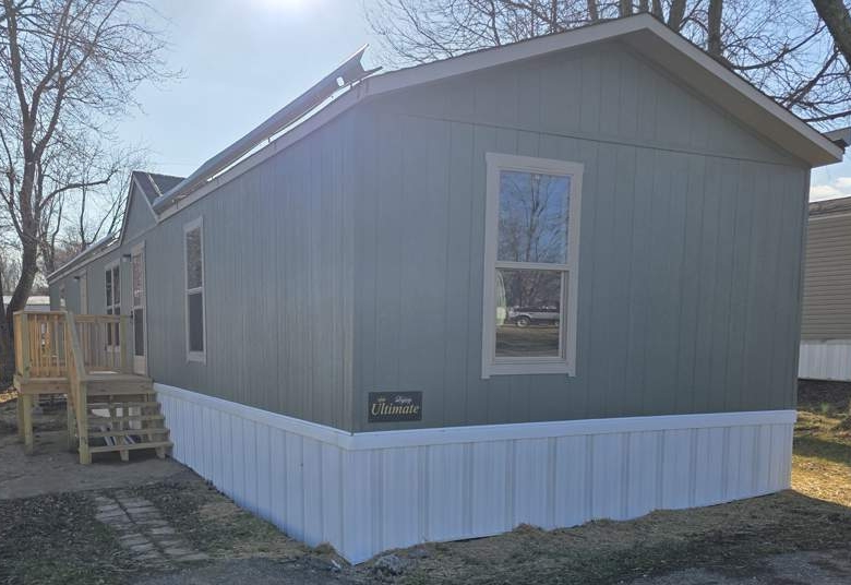BRAND-NEW Home Available Now – 3/BR 2/BA