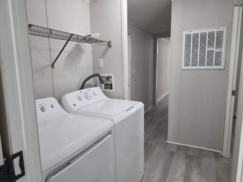 Listing-2425-Photo-83f965d2-def8-41a1-a6b5-3f73c1d95e8f.jpg BRAND-NEW Home Available Now – 3/BR 2/BA