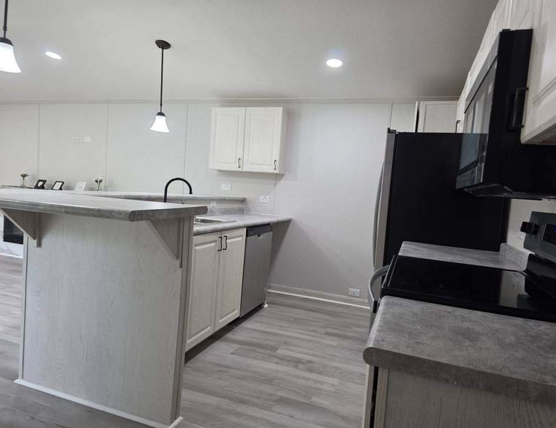 BRAND-NEW Home Available Now – 3/BR 2/BA