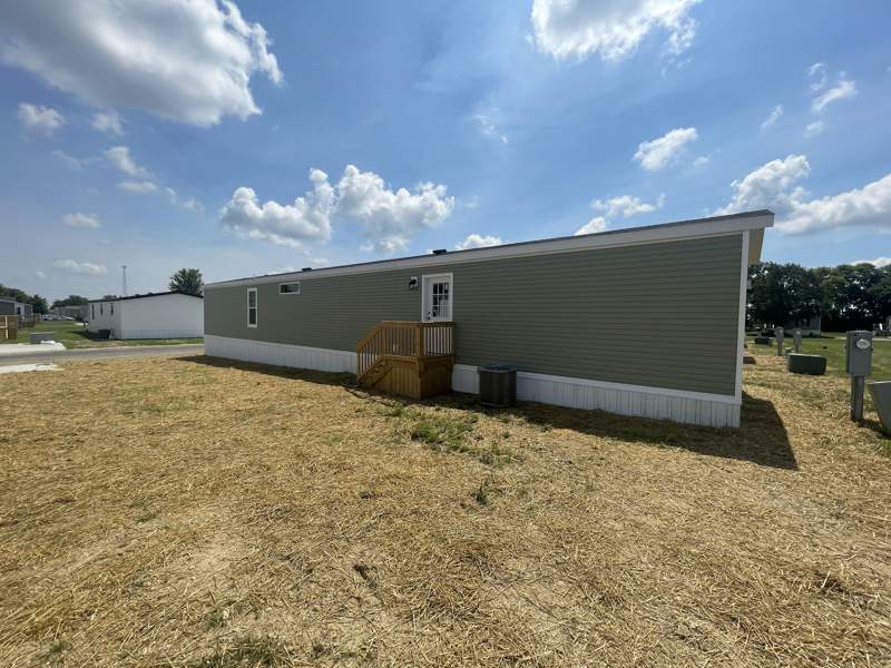Listing-2745-Photo-6c100fbf-6c86-4968-b3ce-c601eebd2b8c.jpg 3-Bed, 2-Bath, and BRAND NEW!