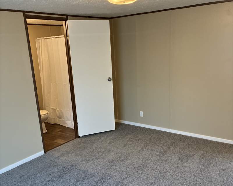 Listing-3153-Photo-5421fd80-1793-42a4-8d73-e7913bb90c37.jpg Newly Rehabbed Home Available Now!